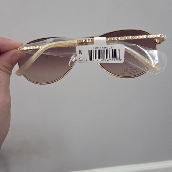 Bebe shiny gold sunglasses NWT - Picture 3 of 5